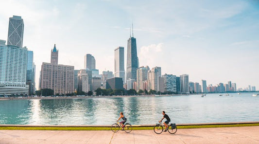 Chicago skyline view representing Kaelyss, the top destination for non-surgical hair replacement for men. Offering expert solutions for hair loss and confidence restoration in Chicago.